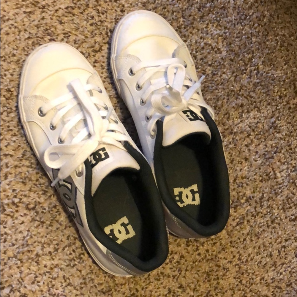 White DC shoes